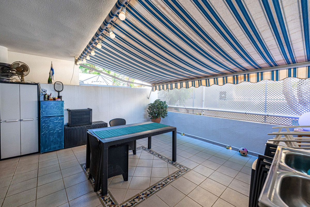 2 Bed Apartment for sale in Fuengirola Costa Del Sol, Málaga, Spain