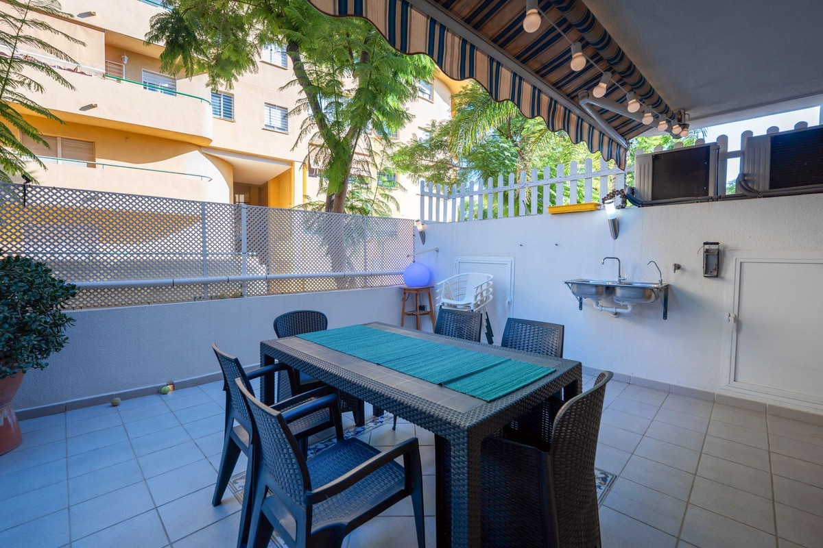 2 Bed Apartment for sale in Fuengirola Costa Del Sol, Málaga, Spain