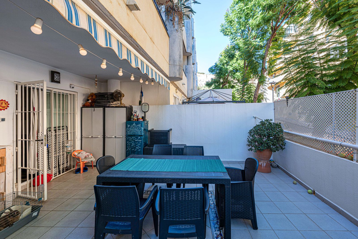 2 Bed Apartment for sale in Fuengirola Costa Del Sol, Málaga, Spain
