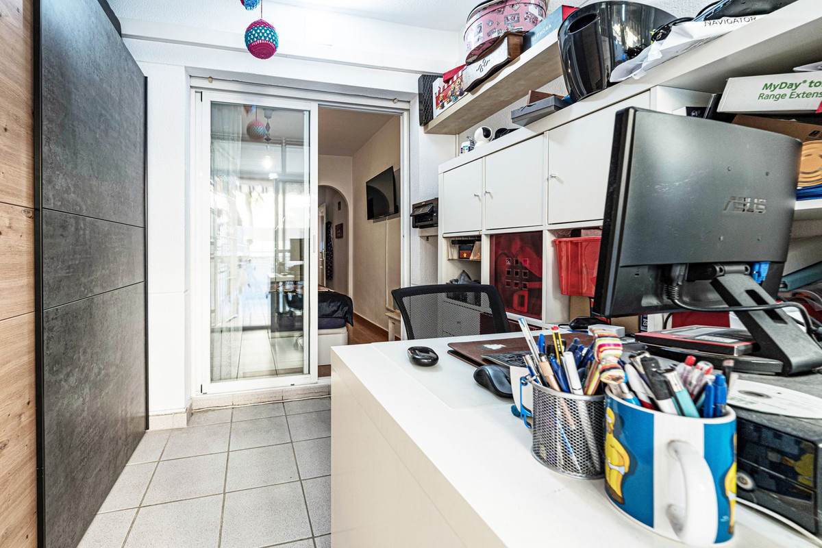 2 Bed Apartment for sale in Fuengirola Costa Del Sol, Málaga, Spain