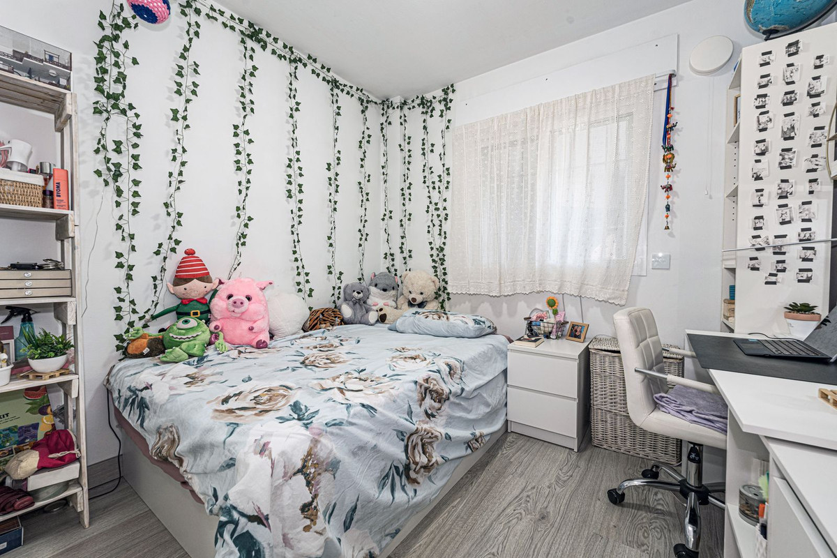 2 Bed Apartment for sale in Fuengirola Costa Del Sol, Málaga, Spain