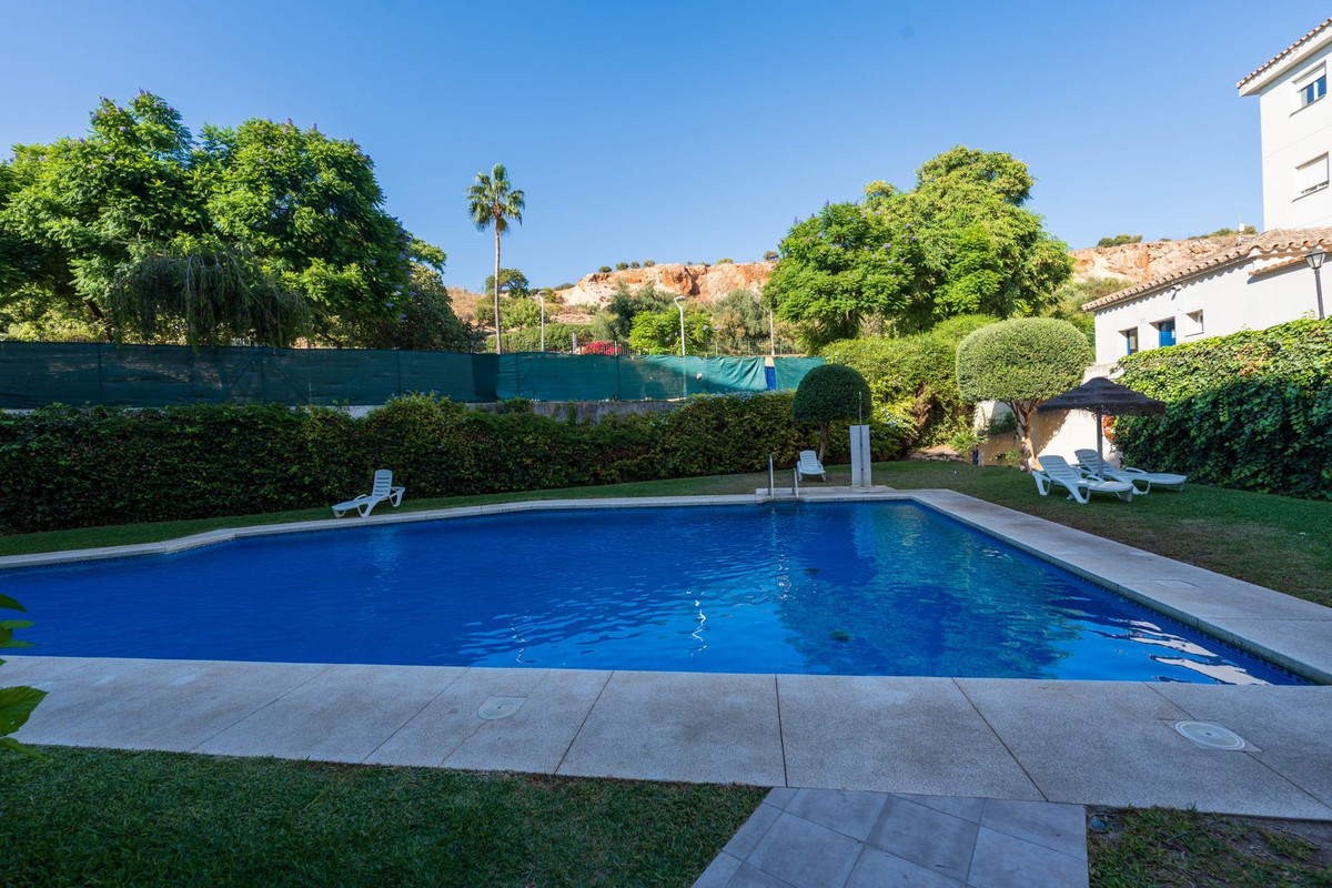 2 Bed Apartment for sale in Fuengirola Costa Del Sol, Málaga, Spain