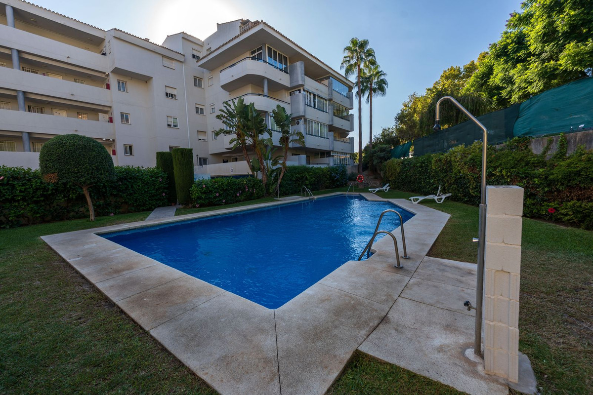2 Bed Apartment for sale in Fuengirola Costa Del Sol, Málaga, Spain