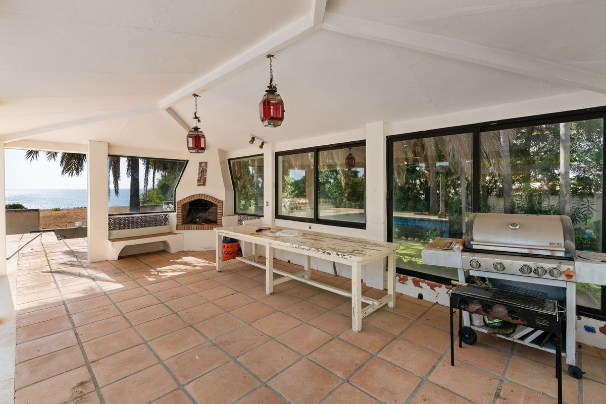Se vende Villa - Chalet de 4 dormitorios en Costa Del Sol, Málaga, España