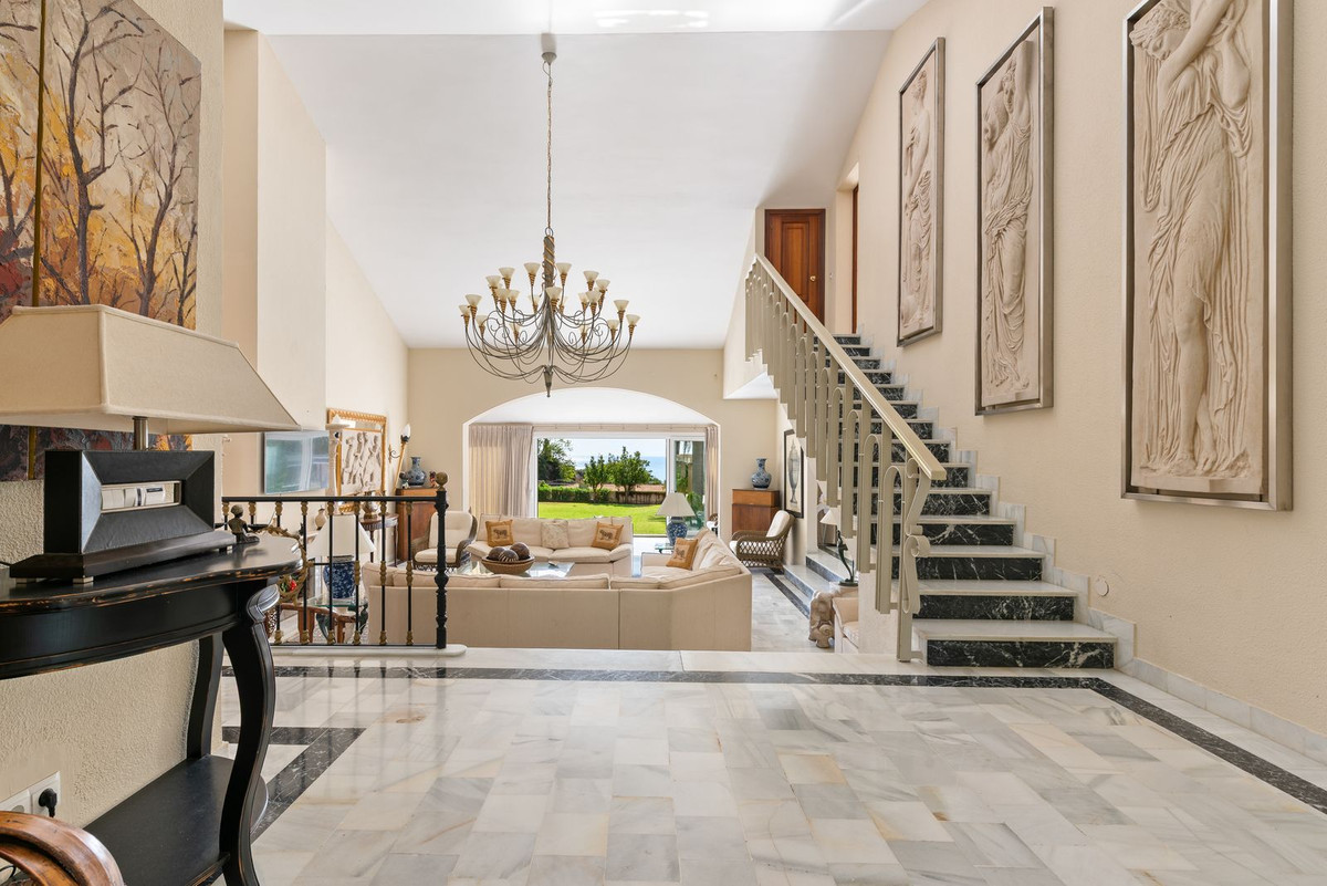 Se vende Villa - Chalet de 4 dormitorios en Costa Del Sol, Málaga, España