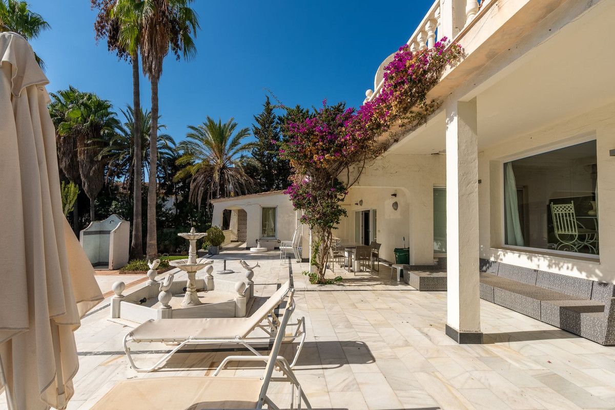 Se vende Villa - Chalet de 4 dormitorios en Costa Del Sol, Málaga, España