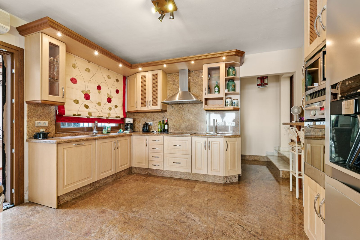 Se vende Villa - Chalet de 4 dormitorios en Costa Del Sol, Málaga, España