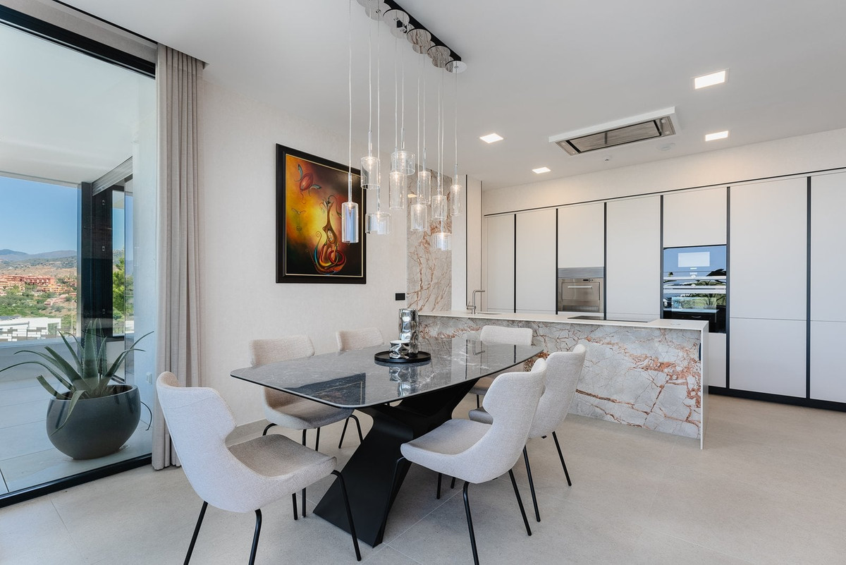4 Bed Apartment for sale in Marbella Costa Del Sol, Málaga, Spain