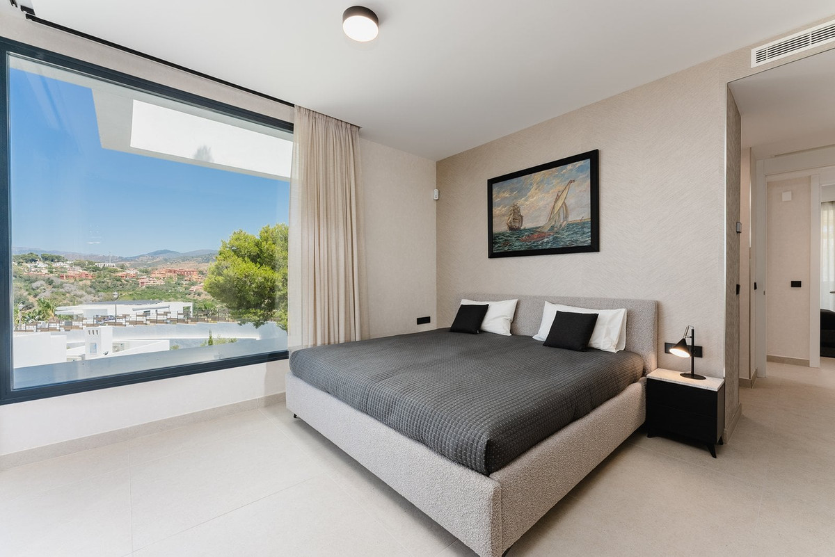 4 Bed Apartment for sale in Marbella Costa Del Sol, Málaga, Spain