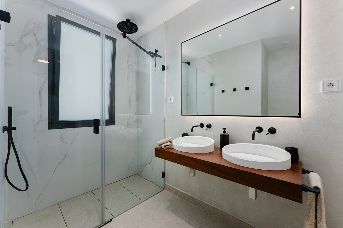 4 Bed Apartment for sale in Marbella Costa Del Sol, Málaga, Spain