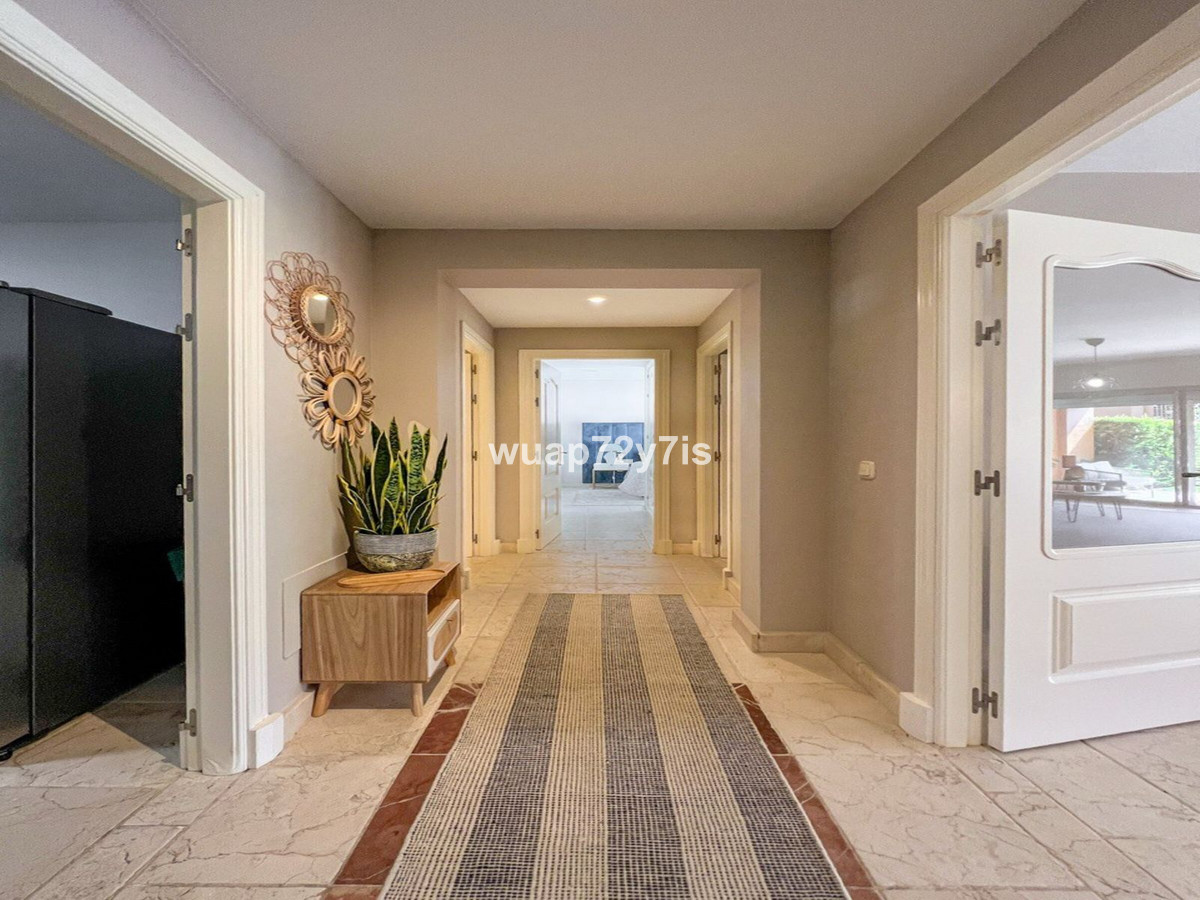 3 Bed Apartment for sale in Estepona Costa Del Sol, Málaga, Spain