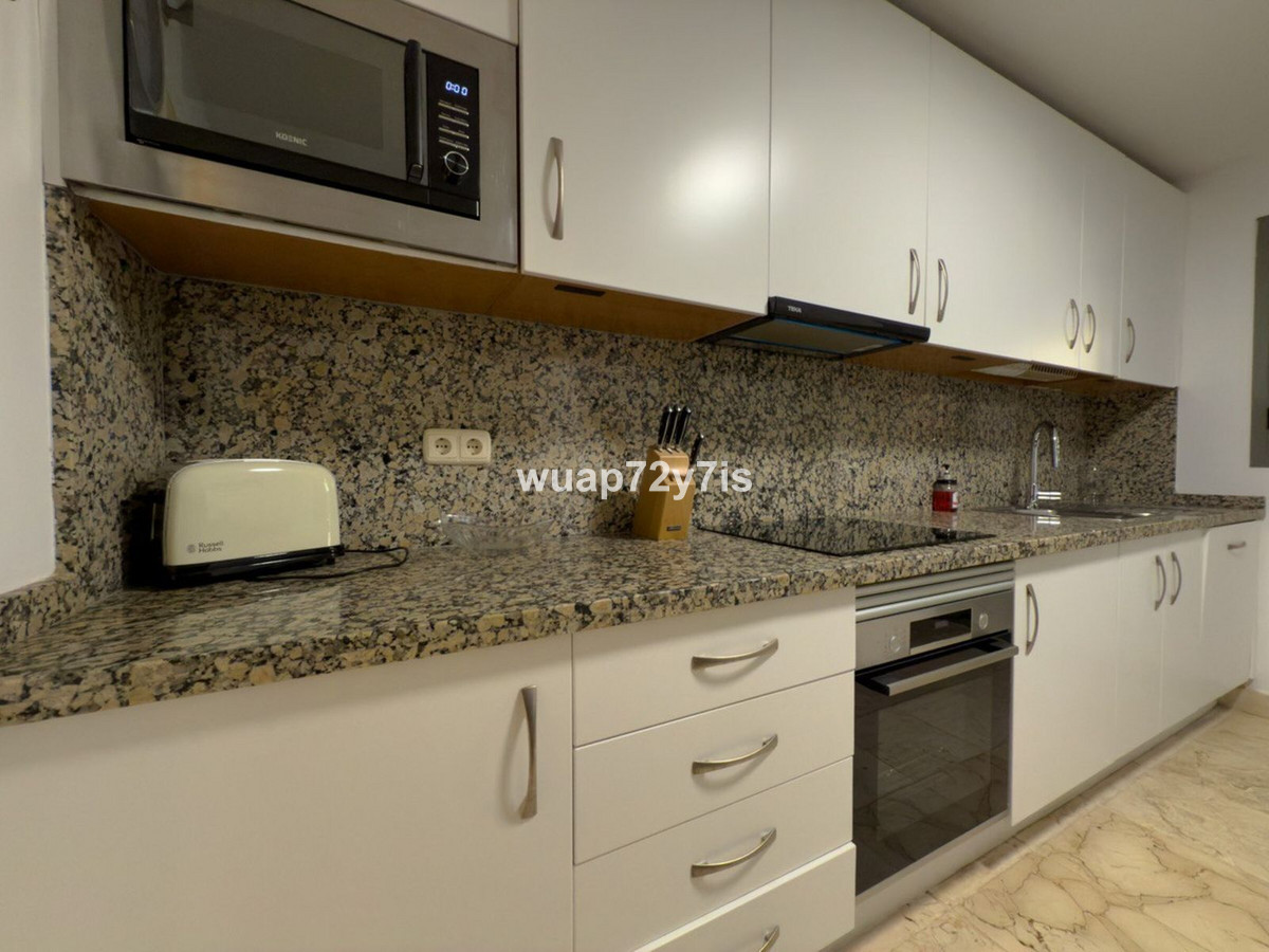3 Bed Apartment for sale in Estepona Costa Del Sol, Málaga, Spain