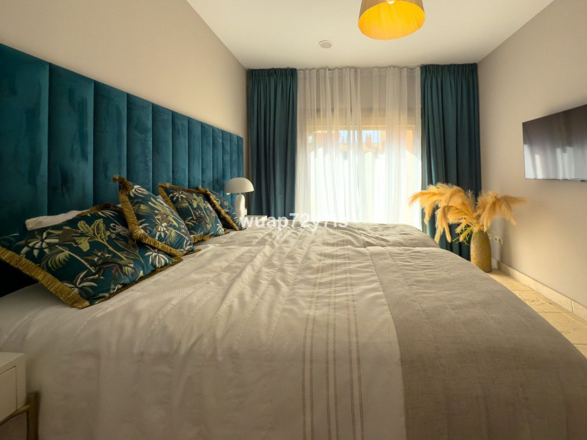 3 Bed Apartment for sale in Estepona Costa Del Sol, Málaga, Spain