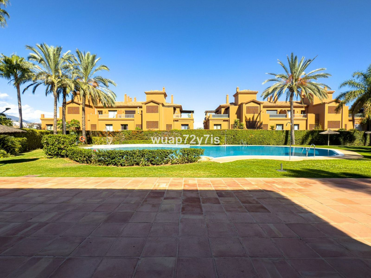 3 Bed Apartment for sale in Estepona Costa Del Sol, Málaga, Spain