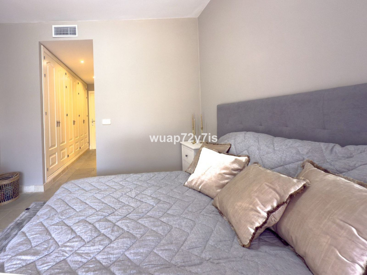3 Bed Apartment for sale in Estepona Costa Del Sol, Málaga, Spain