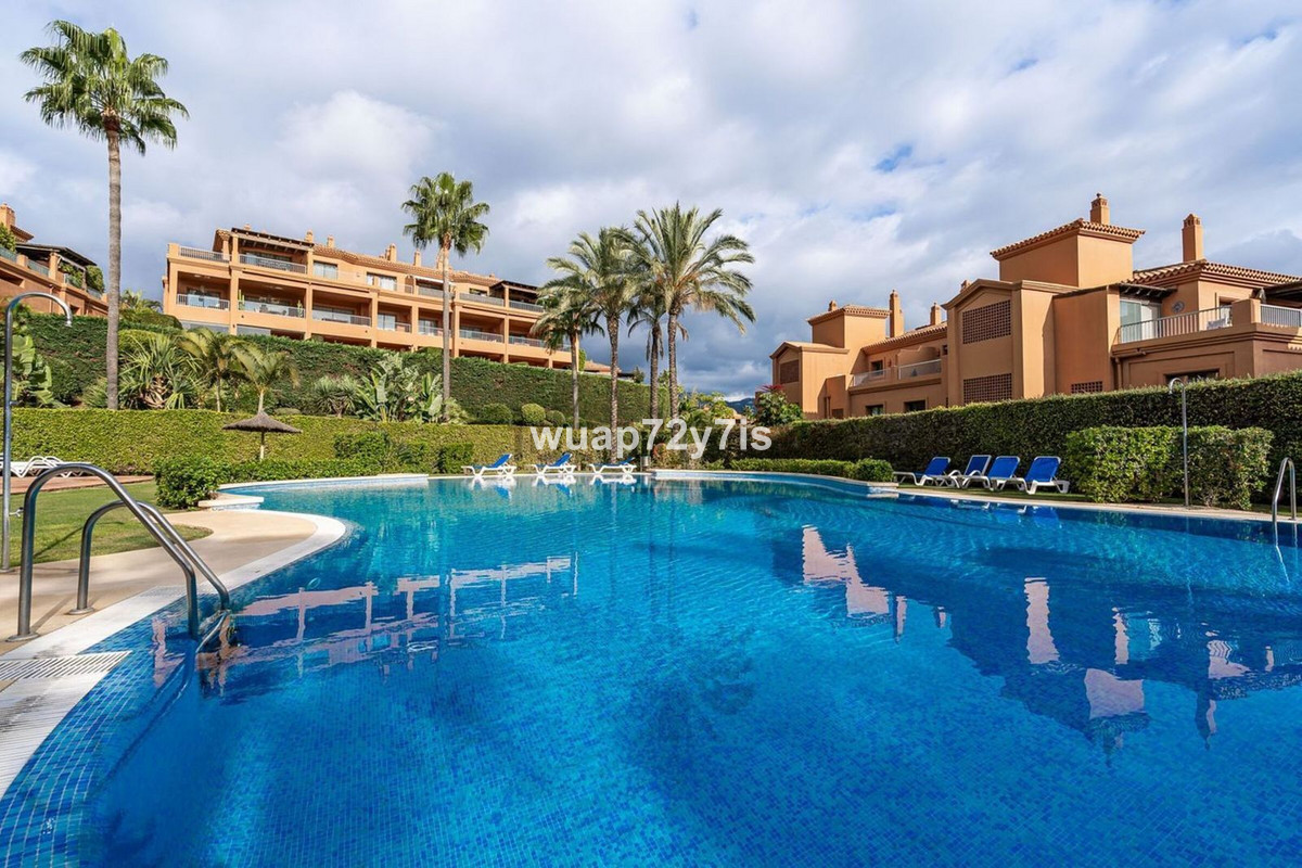 3 Bed Apartment for sale in Estepona Costa Del Sol, Málaga, Spain