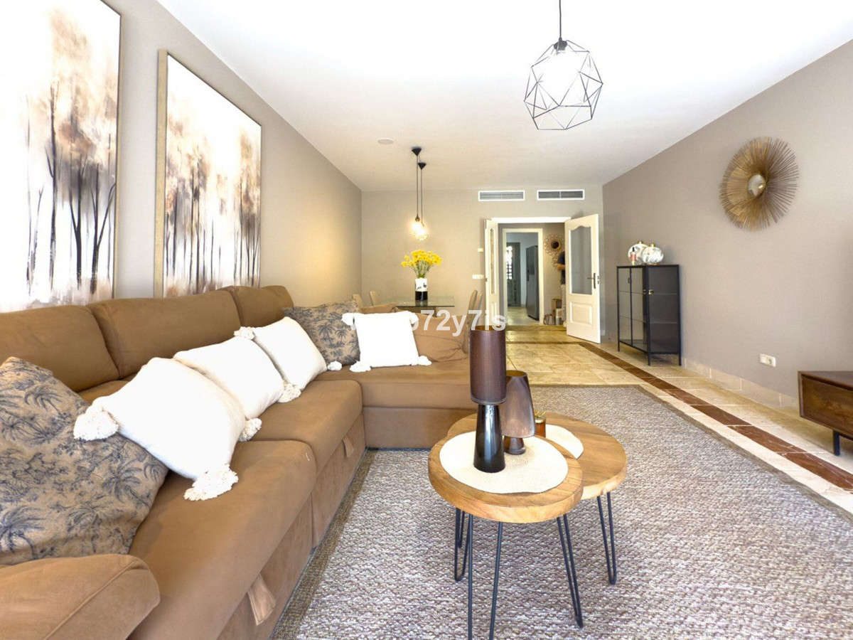 3 Bed Apartment for sale in Estepona Costa Del Sol, Málaga, Spain