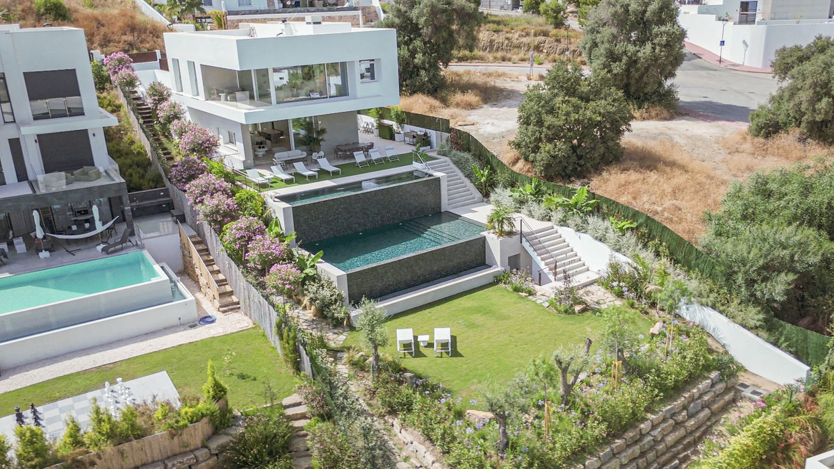 Se vende Villa - Chalet de 6 dormitorios en Costa Del Sol, Málaga, España