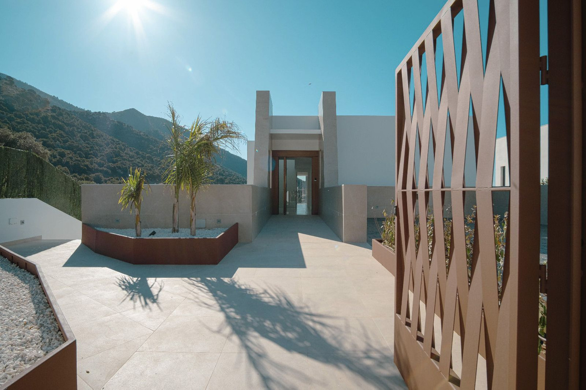 Se vende Villa - Chalet de 6 dormitorios en Costa Del Sol, Málaga, España