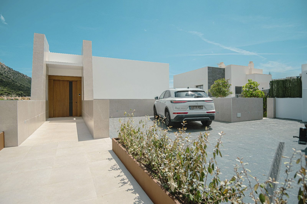 Se vende Villa - Chalet de 6 dormitorios en Costa Del Sol, Málaga, España