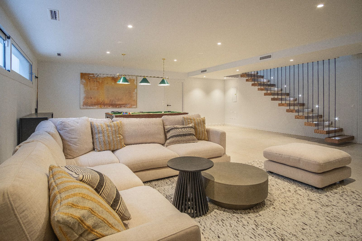 Se vende Villa - Chalet de 6 dormitorios en Costa Del Sol, Málaga, España