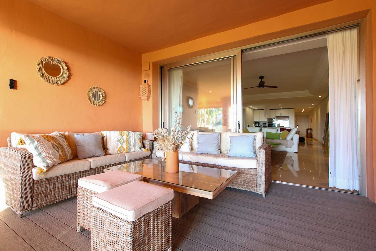 Se vende Apartamento Planta Baja de 4 dormitorios en Costa Del Sol, Málaga, España