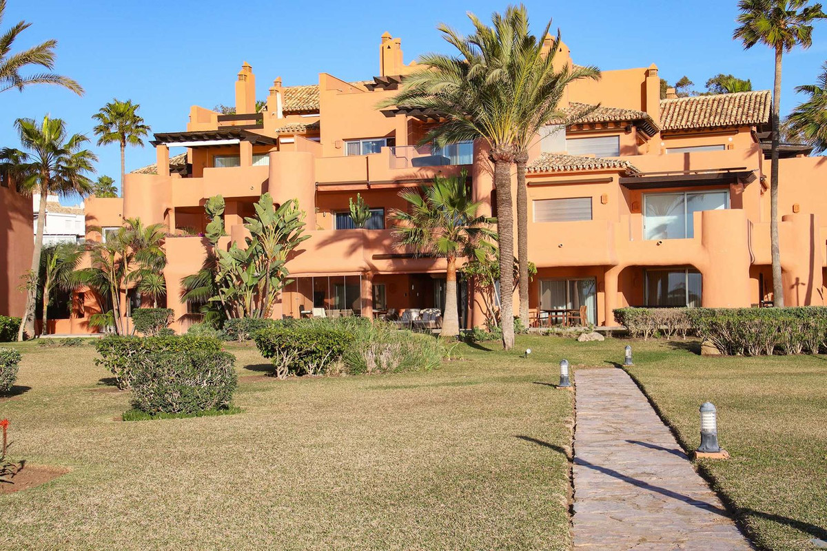 Se vende Apartamento Planta Baja de 4 dormitorios en Costa Del Sol, Málaga, España