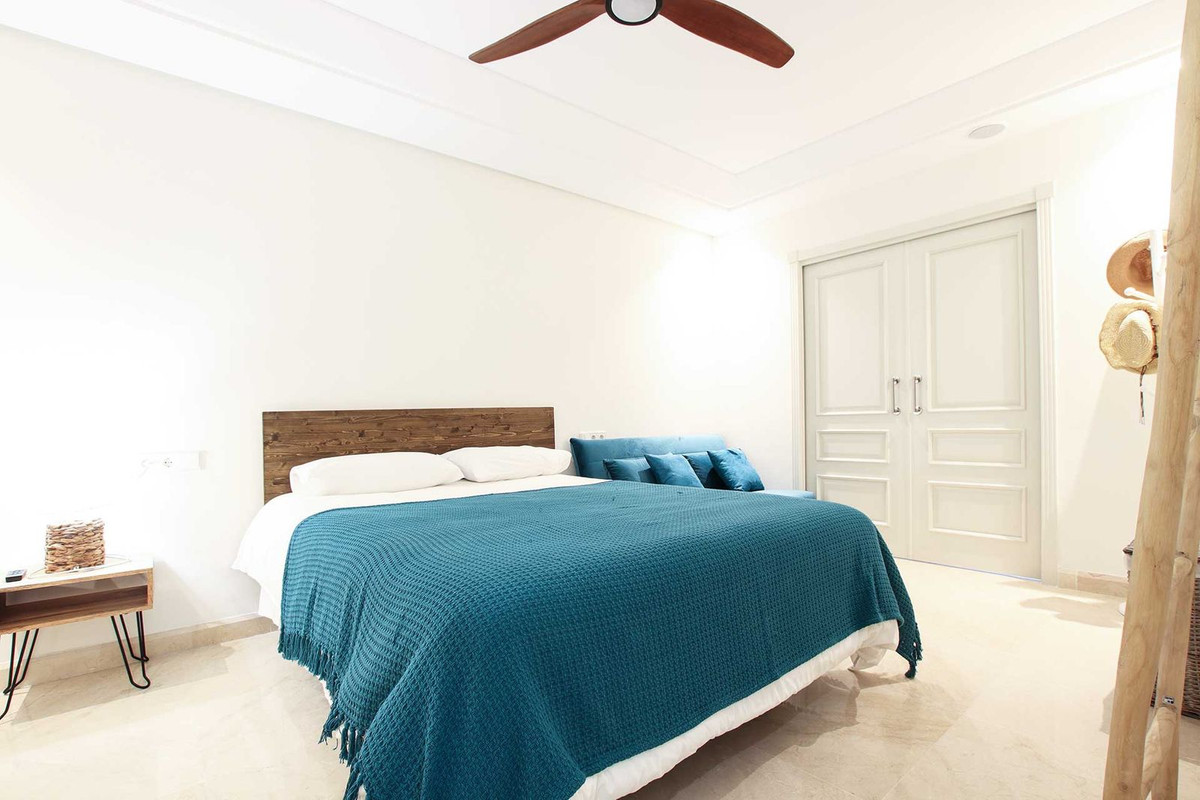Se vende Apartamento Planta Baja de 4 dormitorios en Costa Del Sol, Málaga, España