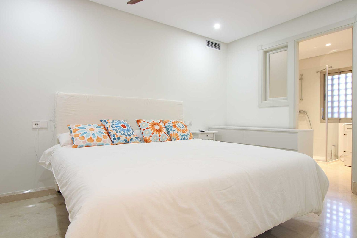 Se vende Apartamento Planta Baja de 4 dormitorios en Costa Del Sol, Málaga, España