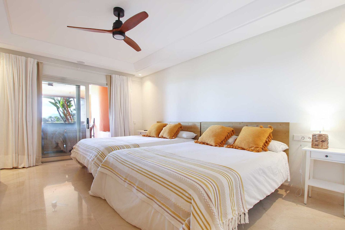 Se vende Apartamento Planta Baja de 4 dormitorios en Costa Del Sol, Málaga, España