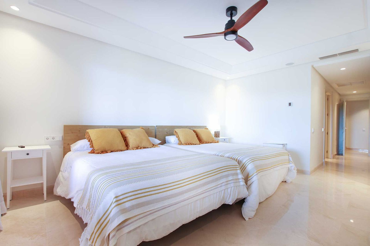 Se vende Apartamento Planta Baja de 4 dormitorios en Costa Del Sol, Málaga, España
