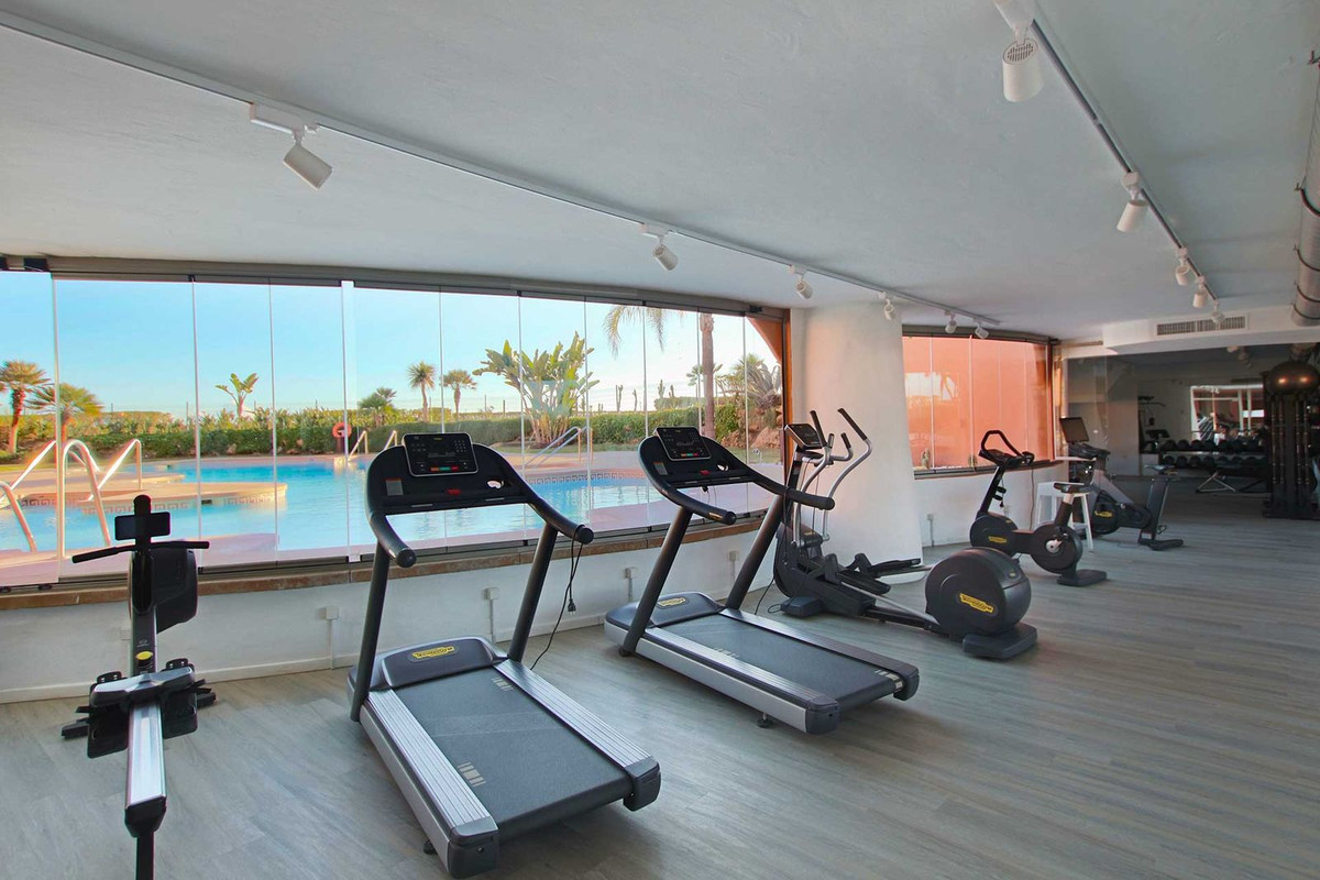 Se vende Apartamento Planta Baja de 4 dormitorios en Costa Del Sol, Málaga, España