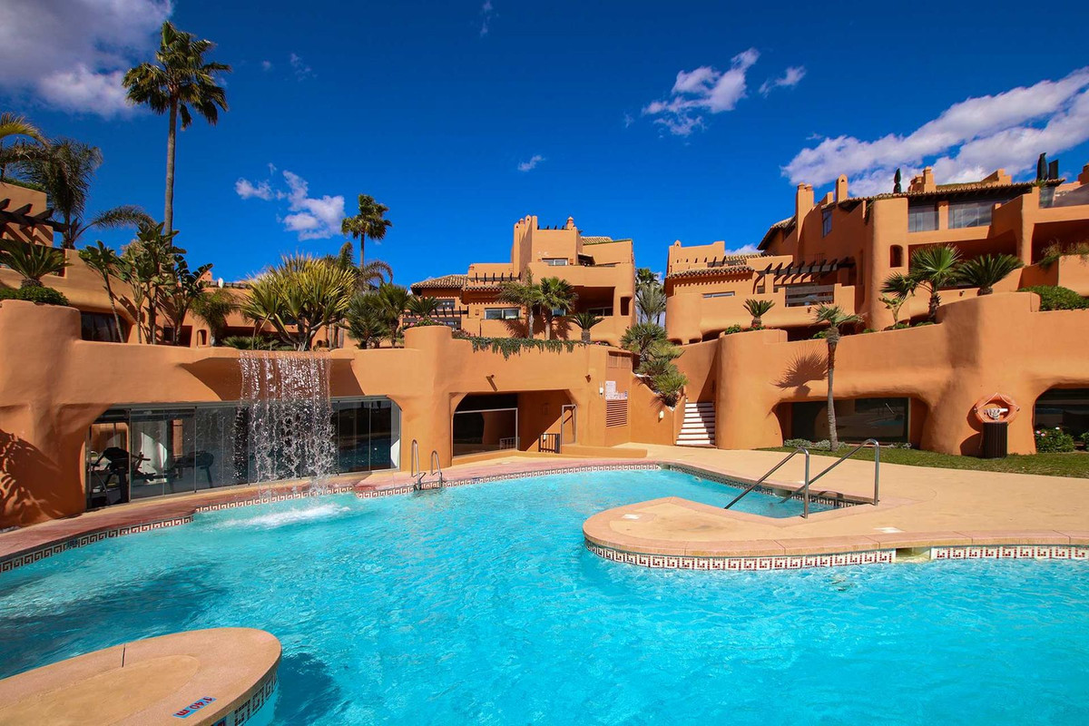 Se vende Apartamento Planta Baja de 4 dormitorios en Costa Del Sol, Málaga, España