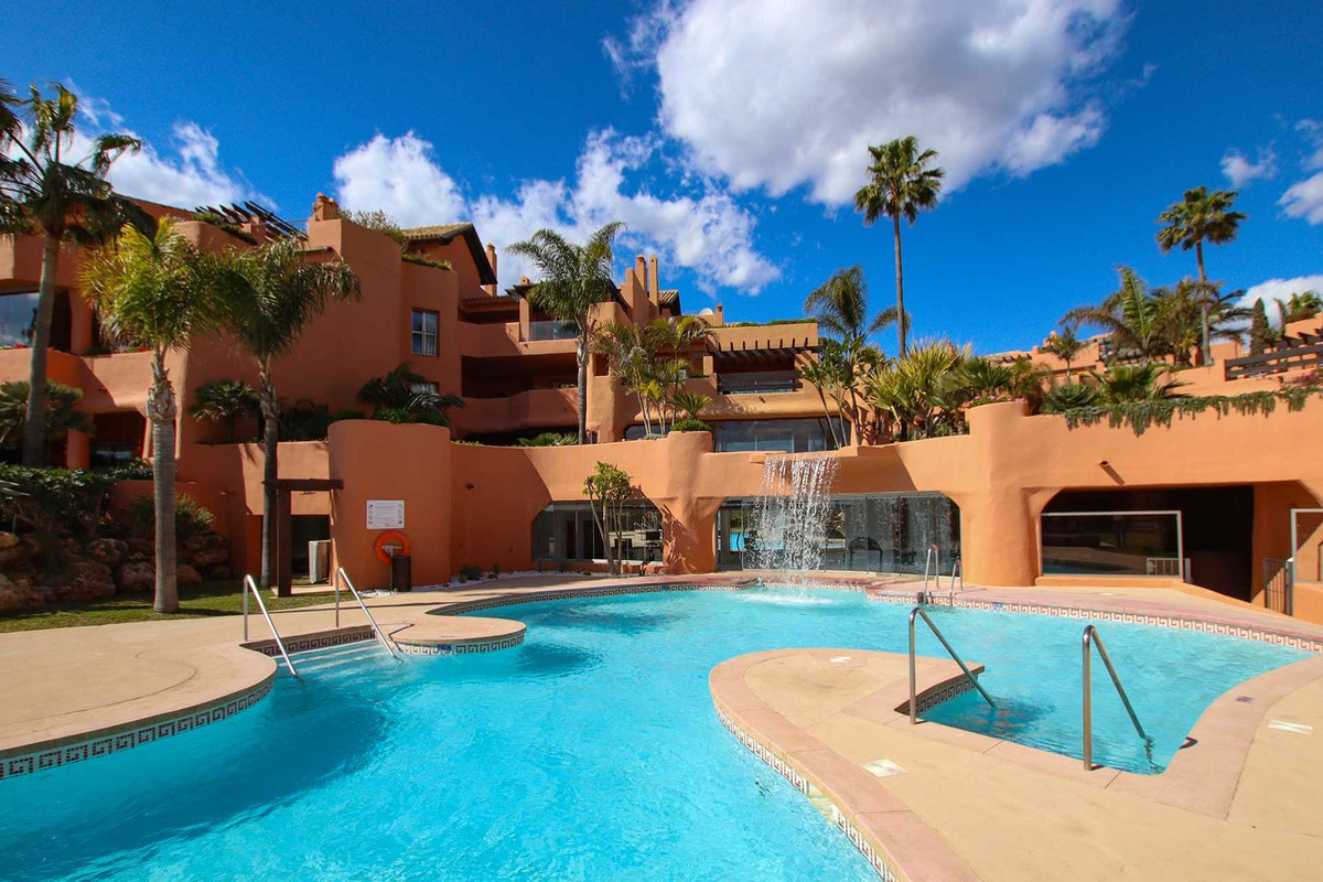 Se vende Apartamento Planta Baja de 4 dormitorios en Costa Del Sol, Málaga, España