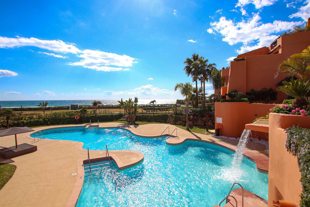 Se vende Apartamento Planta Baja de 4 dormitorios en Costa Del Sol, Málaga, España