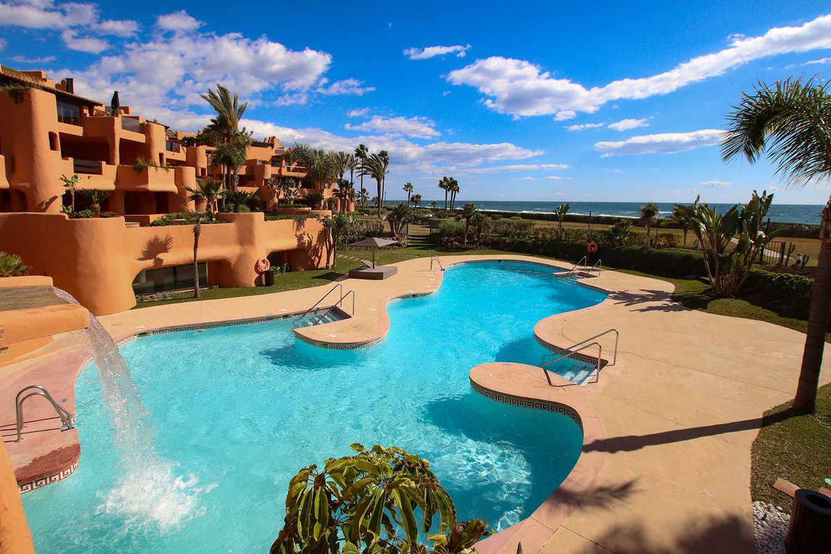 Se vende Apartamento Planta Baja de 4 dormitorios en Costa Del Sol, Málaga, España