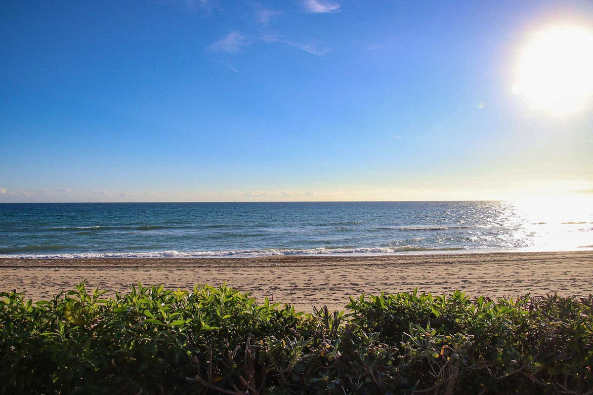 Se vende Apartamento Planta Baja de 4 dormitorios en Costa Del Sol, Málaga, España