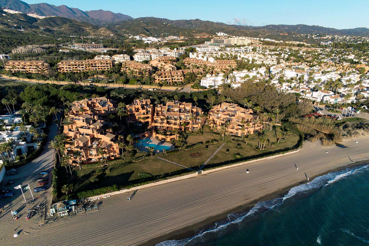Se vende Apartamento Planta Baja de 4 dormitorios en Costa Del Sol, Málaga, España