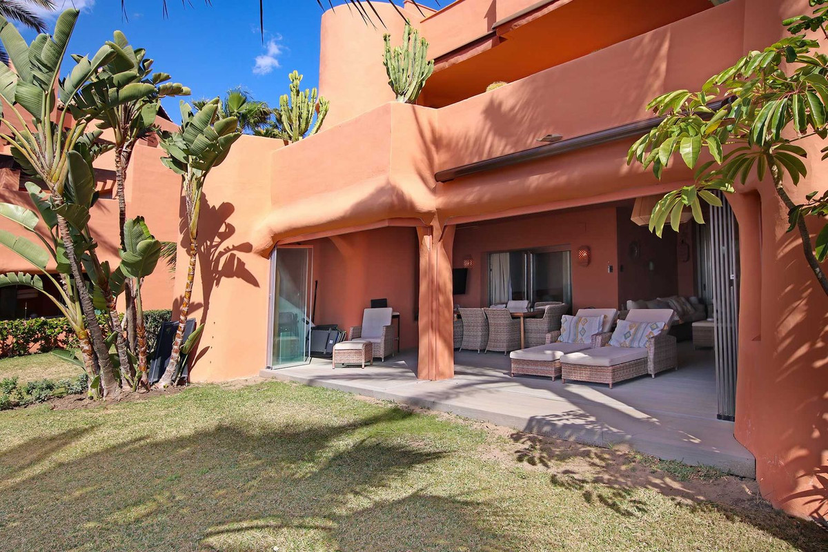 Se vende Apartamento Planta Baja de 4 dormitorios en Costa Del Sol, Málaga, España