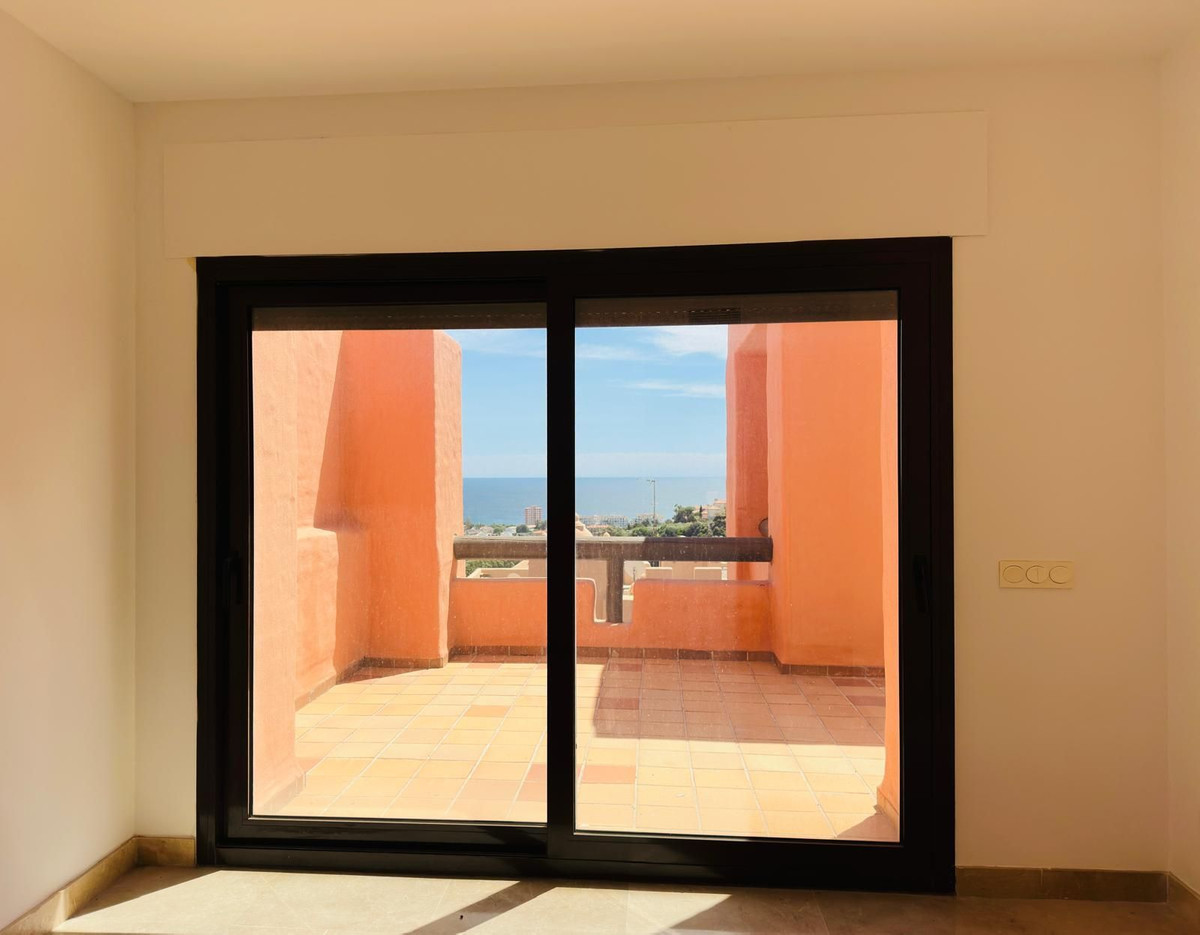 3 Bed Apartment for sale in La Duquesa Costa Del Sol, Málaga, Spain