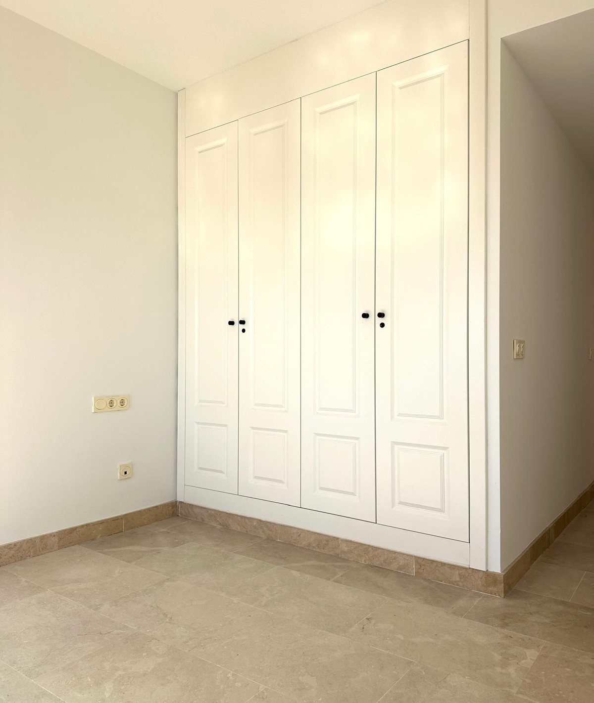 3 Bed Apartment for sale in La Duquesa Costa Del Sol, Málaga, Spain