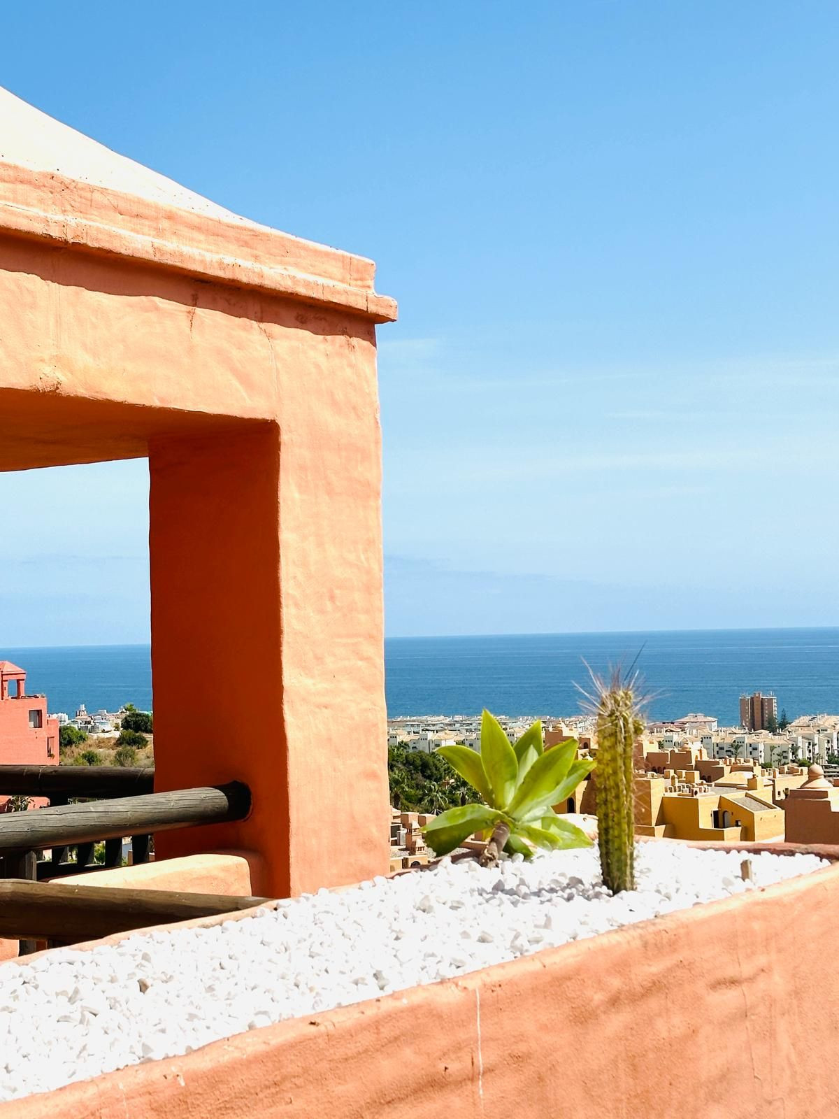 3 Bed Apartment for sale in La Duquesa Costa Del Sol, Málaga, Spain