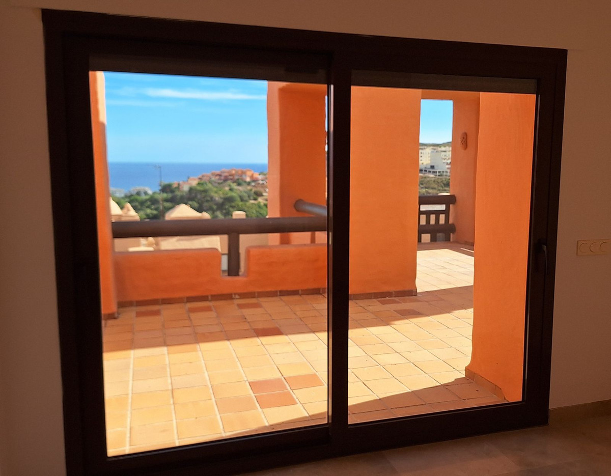 3 Bed Apartment for sale in La Duquesa Costa Del Sol, Málaga, Spain