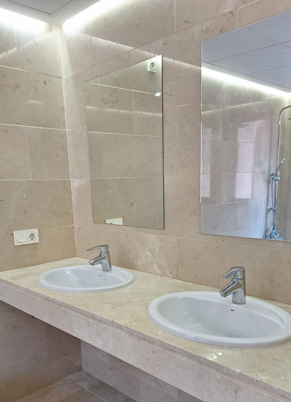 3 Bed Apartment for sale in La Duquesa Costa Del Sol, Málaga, Spain