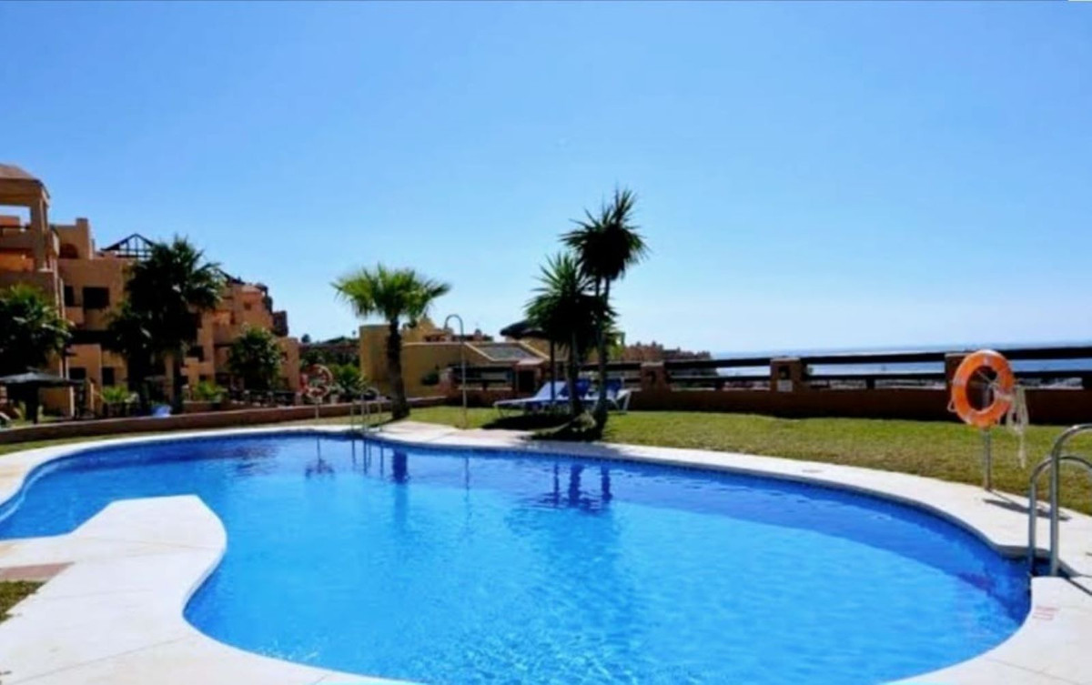 3 Bed Apartment for sale in La Duquesa Costa Del Sol, Málaga, Spain