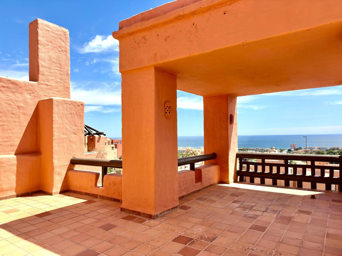 3 Bed Apartment for sale in La Duquesa Costa Del Sol, Málaga, Spain