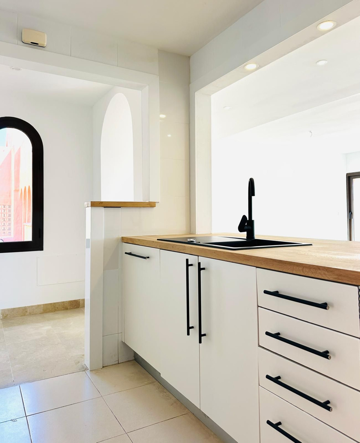 3 Bed Apartment for sale in La Duquesa Costa Del Sol, Málaga, Spain