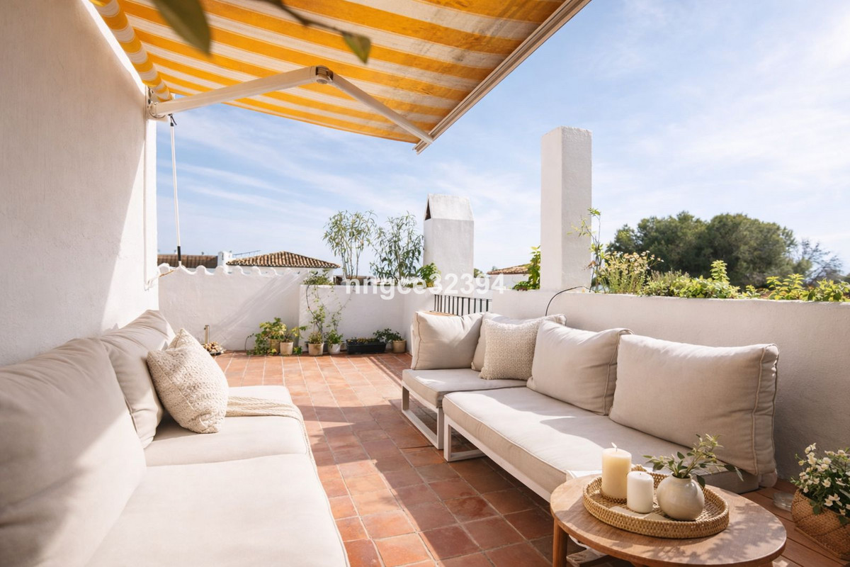 3 Bed Apartment for sale in El Paraiso Costa Del Sol, Málaga, Spain