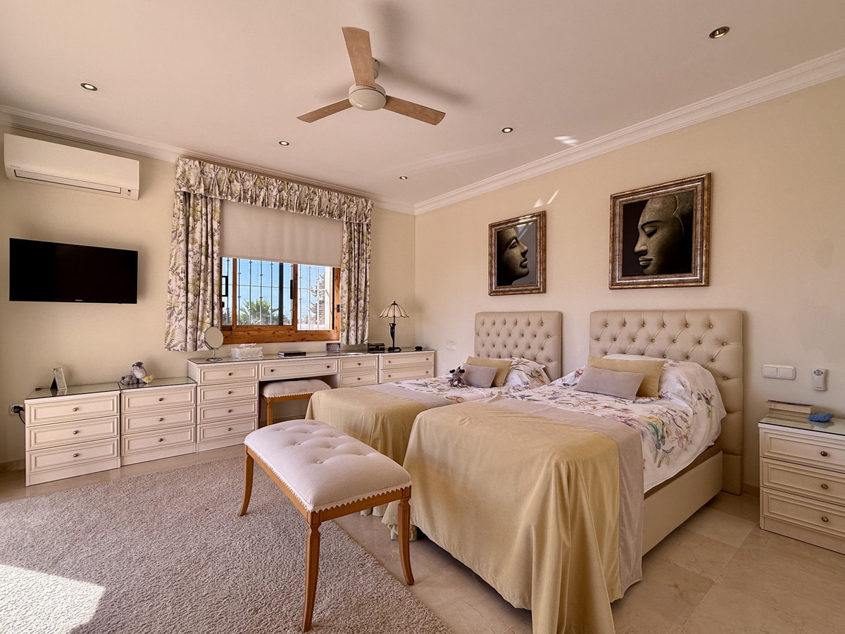 4 Bed Townhouse for sale in Estepona Costa Del Sol, Málaga, Spain