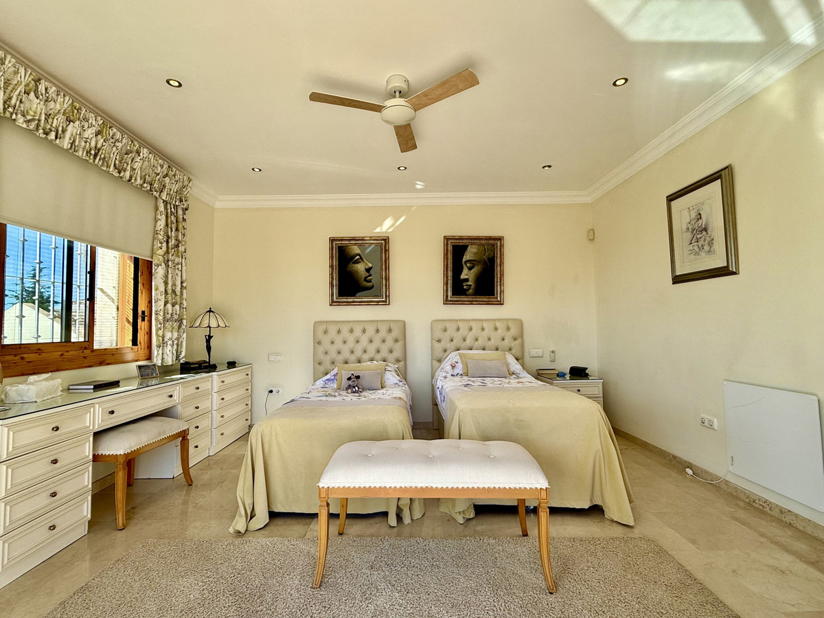 4 Bed Townhouse for sale in Estepona Costa Del Sol, Málaga, Spain
